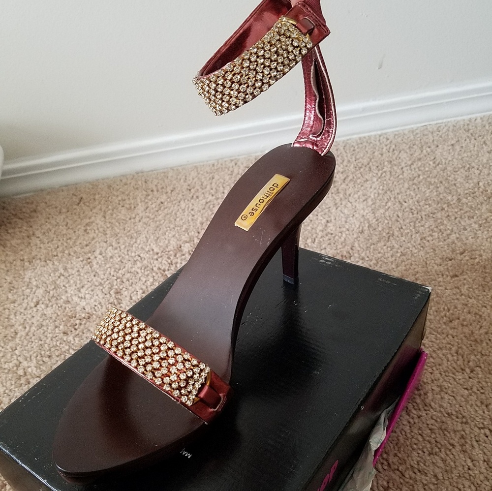 Women's heels size 9